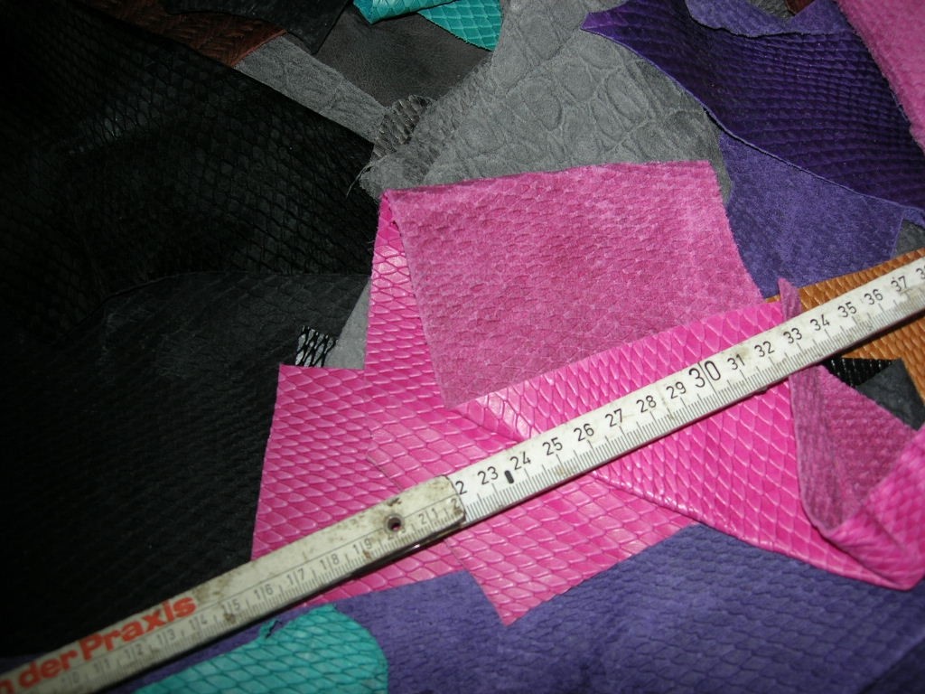 Lederwarenreste bunt klein bis groß (E19730KS)