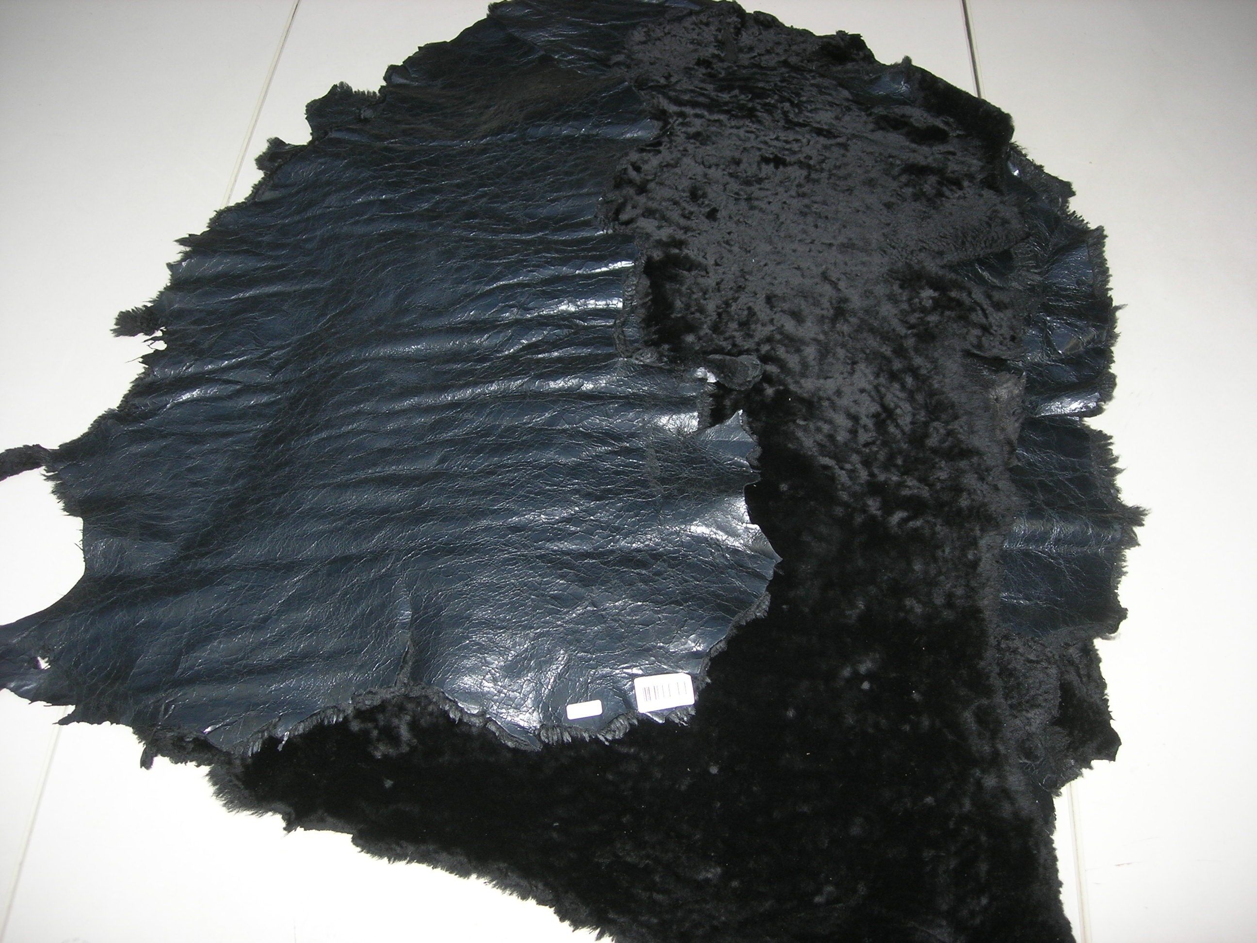 Lammfellnappalan schwarz glänzend (C141150S)