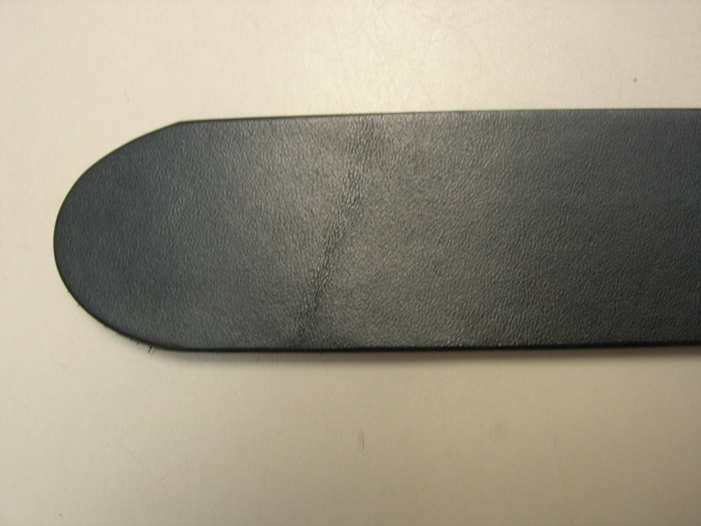 Crouponrindleder Gürtelstreifen (CG1) 3,9 cm breit, schwarz, glatt, fest, glänzend, ca. 4,5 mm dick