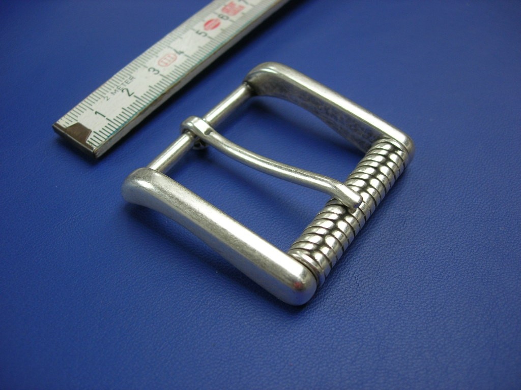 4 cm Messingrollschnalle altsilber (RS19264/40ASI) 19621 /40  zur Zeit leider ausverkauft.