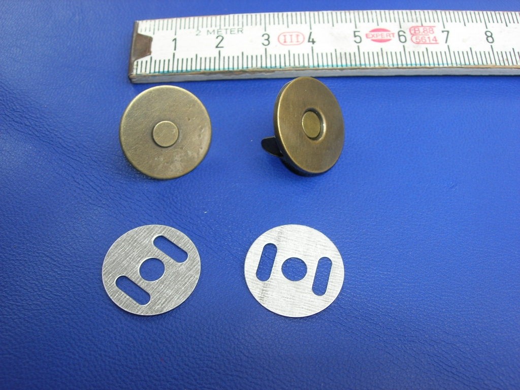 Magnetverschluss altmessing groß (MVGAME) 1,7 cm  Zur Zeit leider ausverkauft.